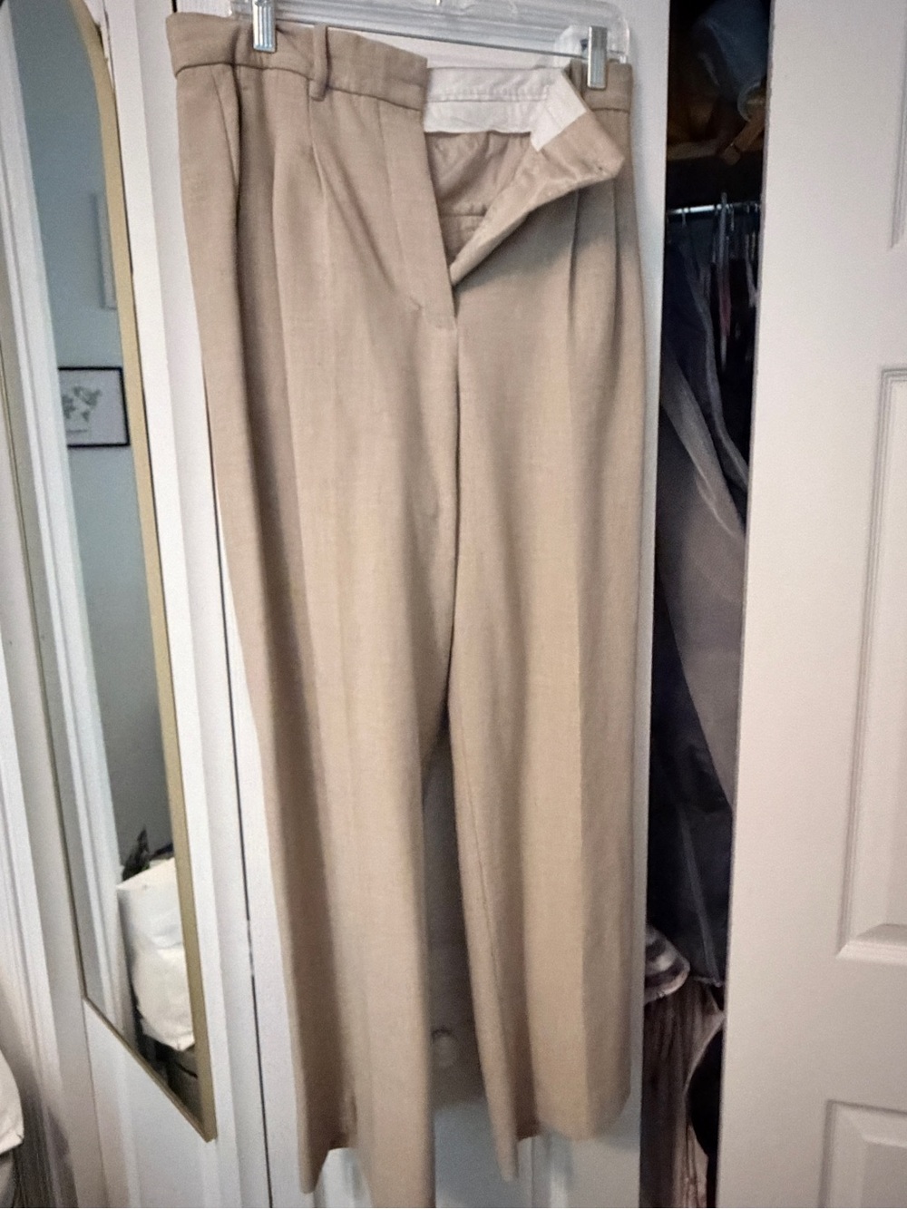 Wilfred Wide-Leg High-Rise Trousers in Light Tan